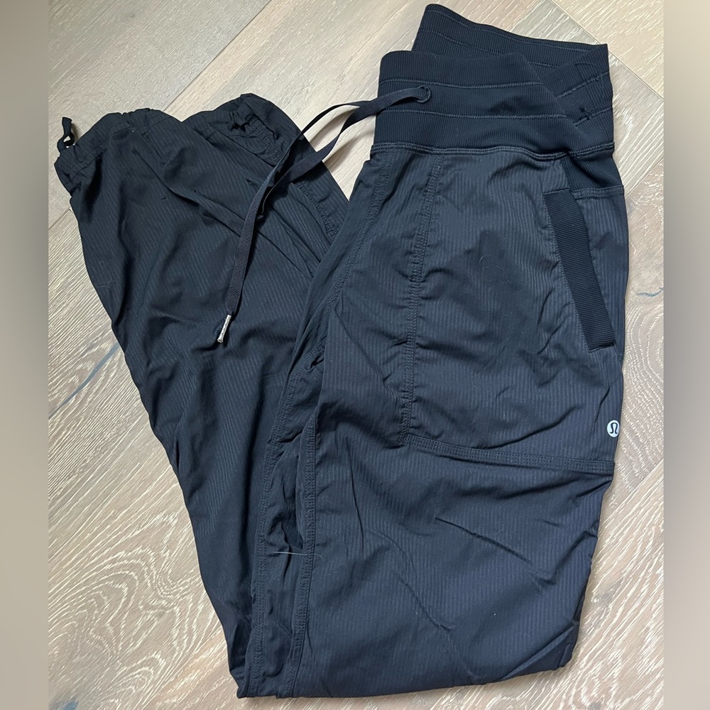 Lululemon Dance Studio Pant - size 4